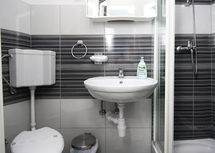 Gostinjska kuća & Andrea 2